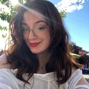 Meet your Posher, Avery